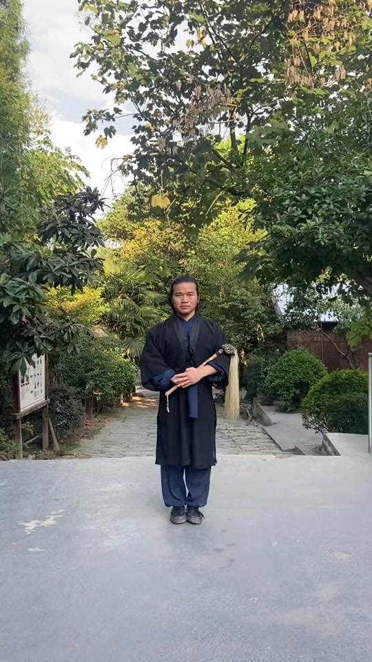 散打选手拂尘登顶，霸气十足