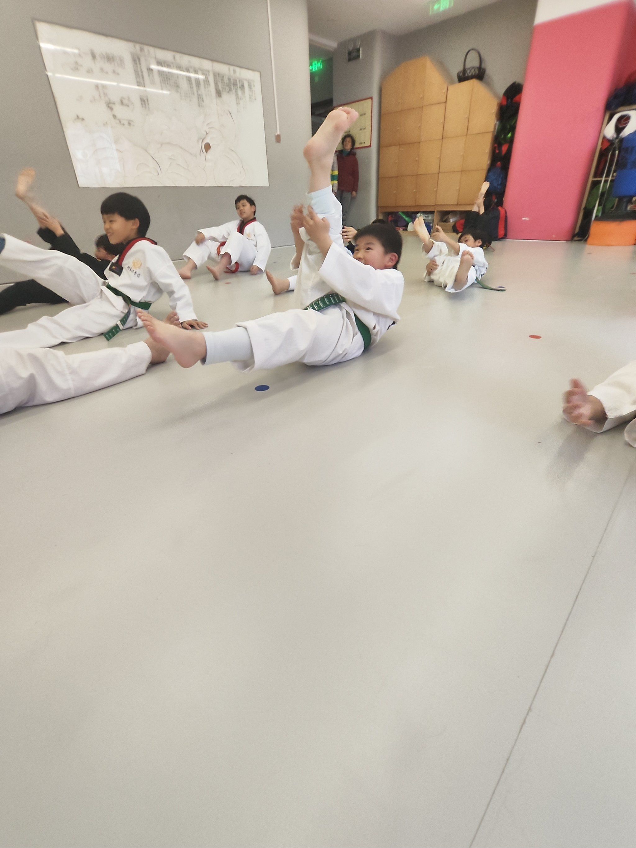 跆拳道选手从容应对逆风获胜