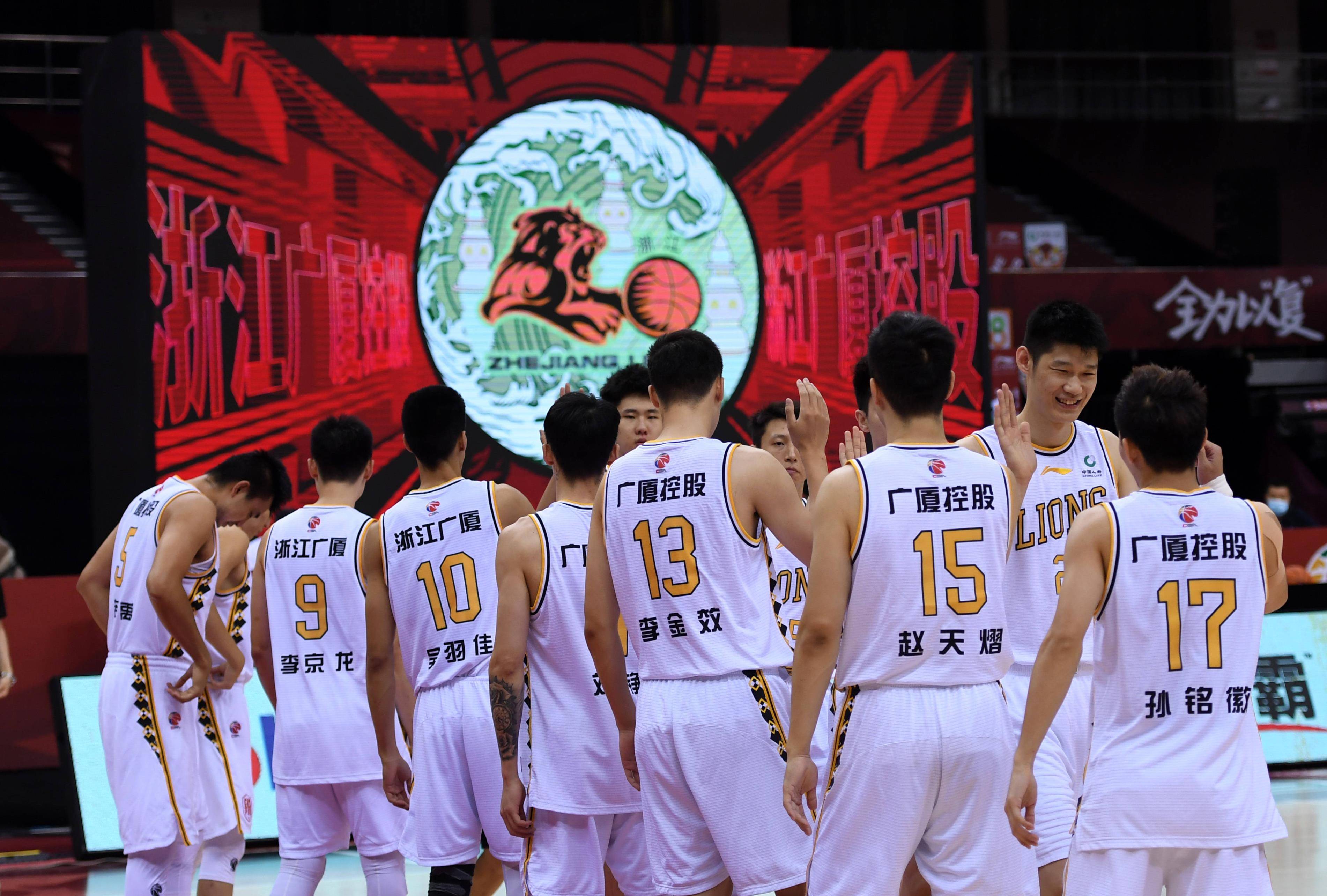 开云体育官网-上海男篮终结江苏队连胜，正名强队之一