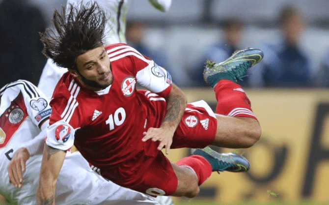 关于格鲁吉亚马其顿较量，晋级之门微开的信息