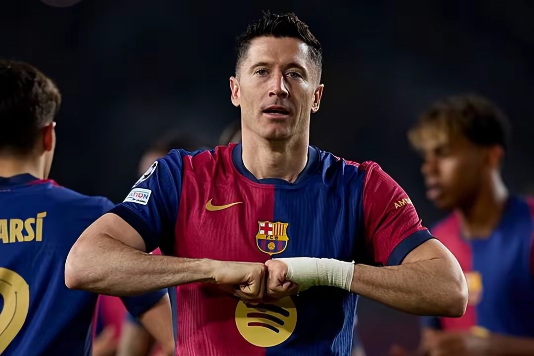 开云平台-SHR鏖战FNC，Tarzan关键团战开团秒人焦点之战淘汰赛，点燃全场激情