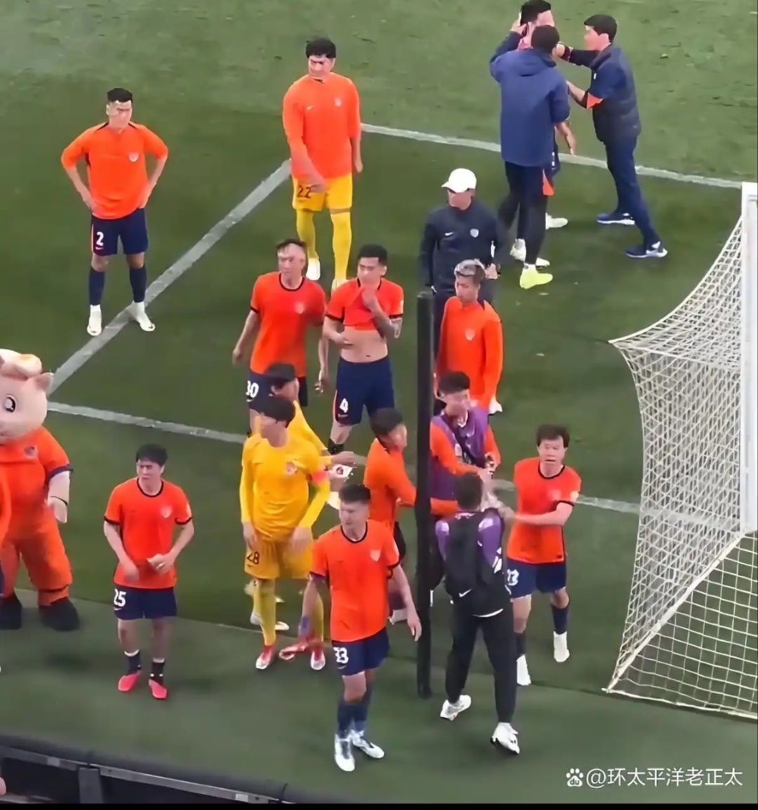 热血激战引发球迷狂热，赛场热度高涨的简单介绍