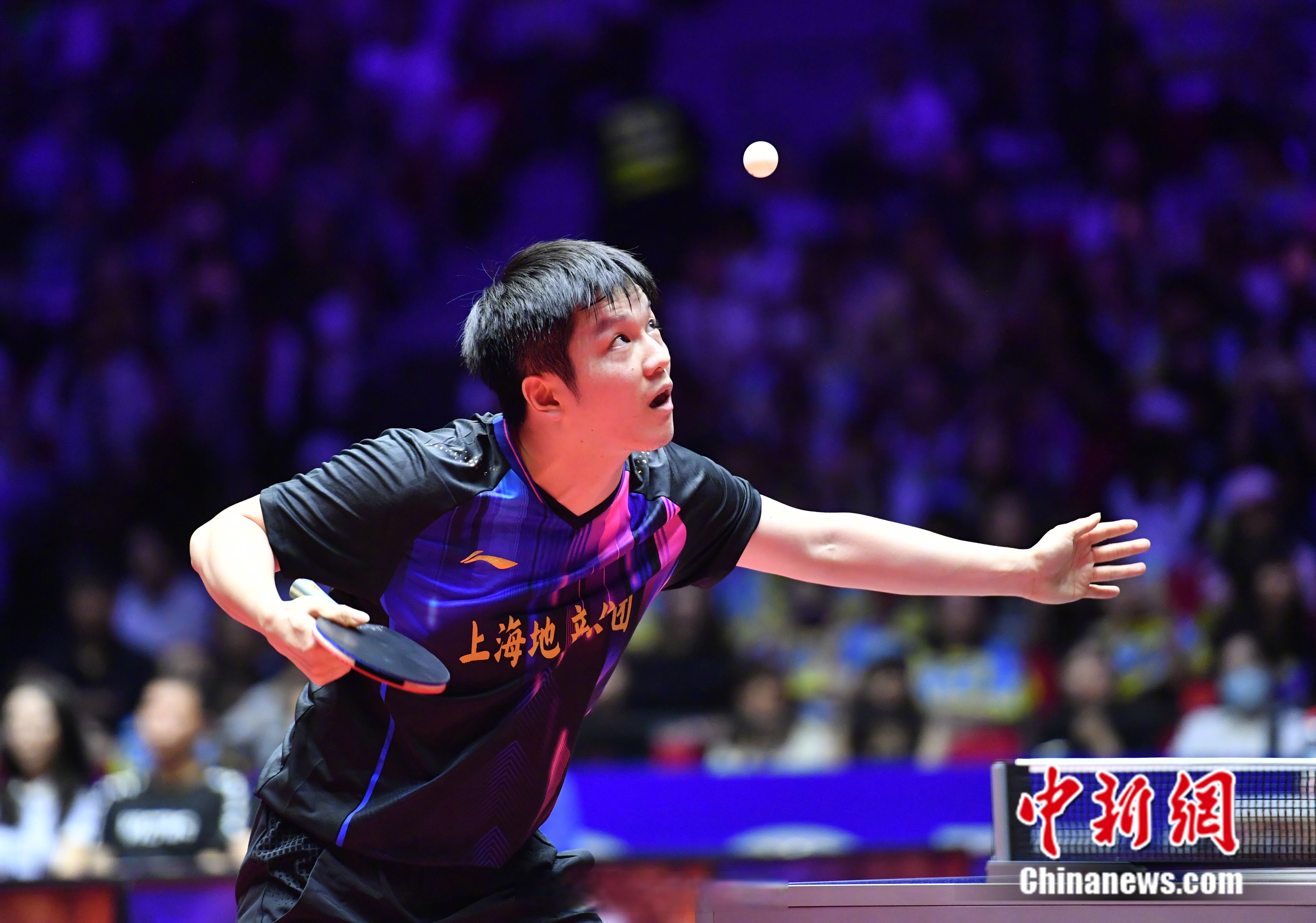 包含中国乒乓球队翻盘英国乒乓球队，樊振东爆发神勇的词条