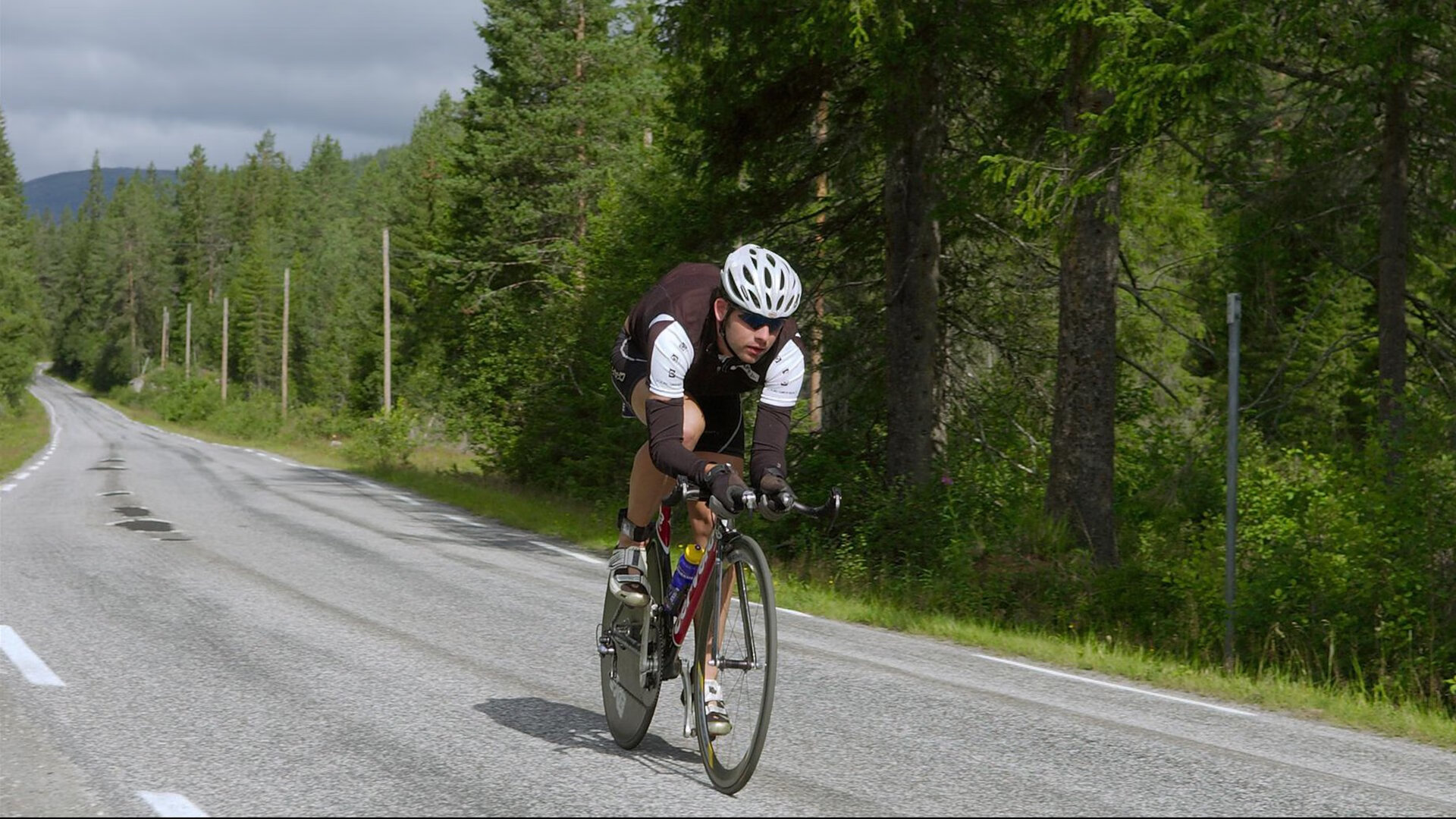 开云体育-撕裂之城遇鹰袭，浓眉一球定乾坤