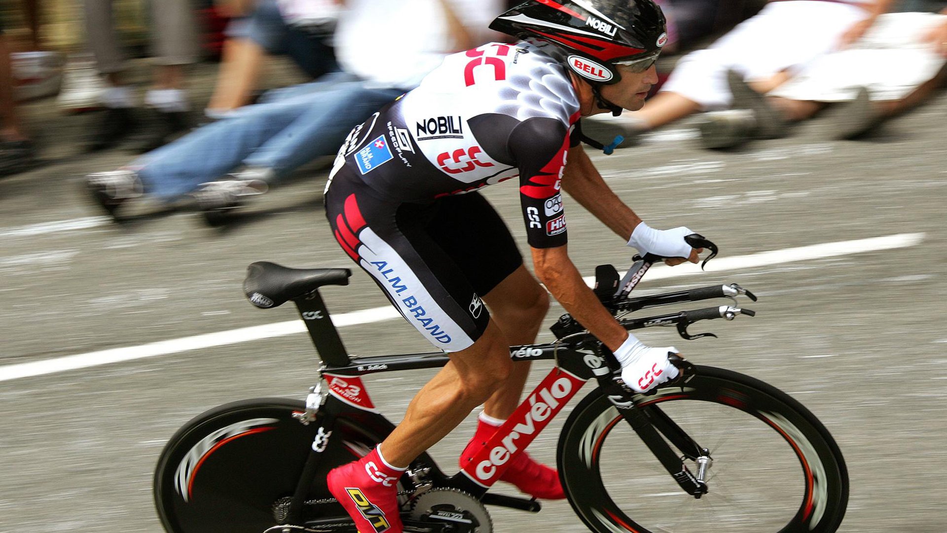 绿茵启示录,当亚欧足球在时空裂缝中交换倒影