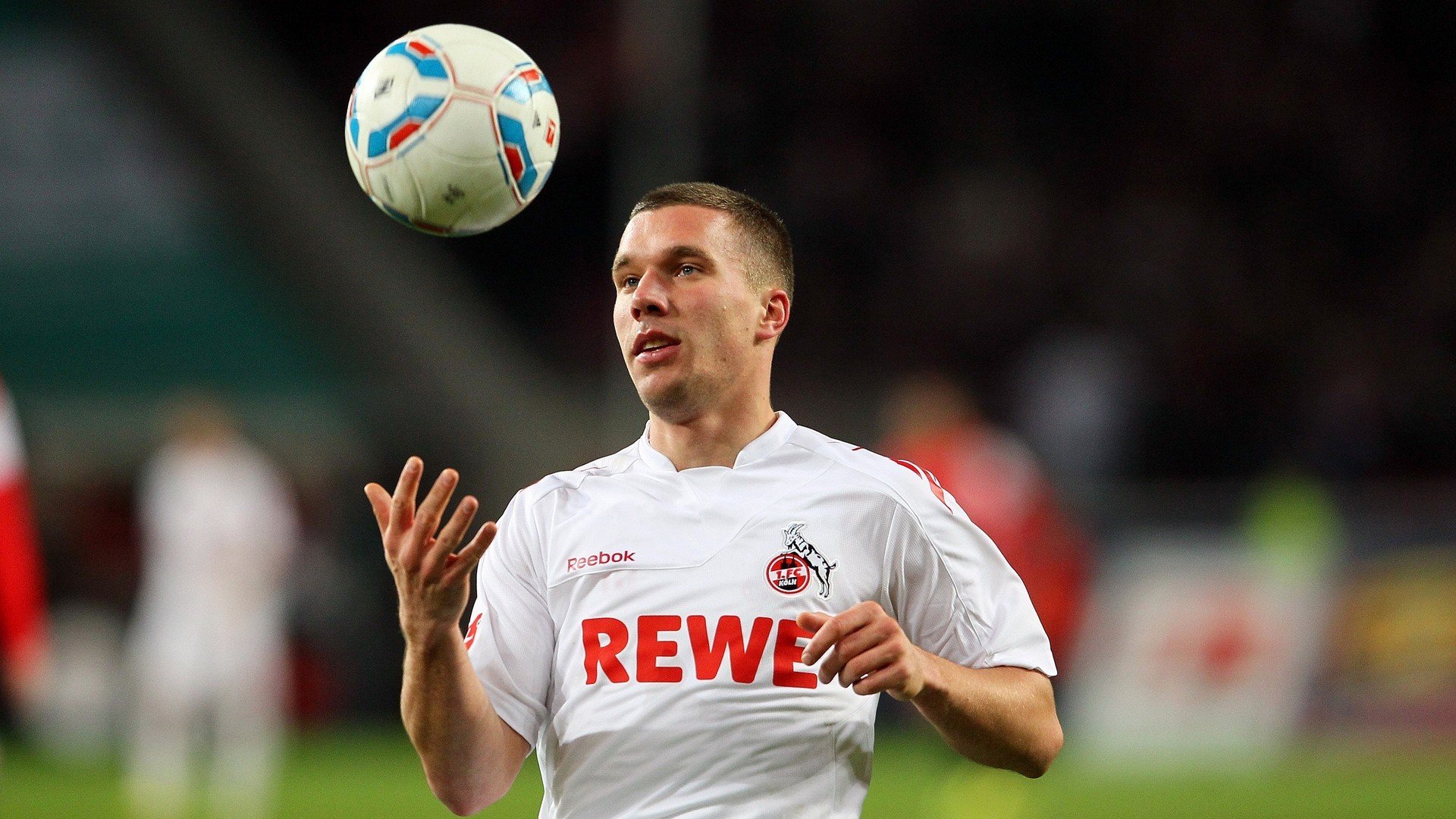 生锈引擎重新点火，底特律字母哥一记绝命补篮，唤醒汽车城沉睡雄心